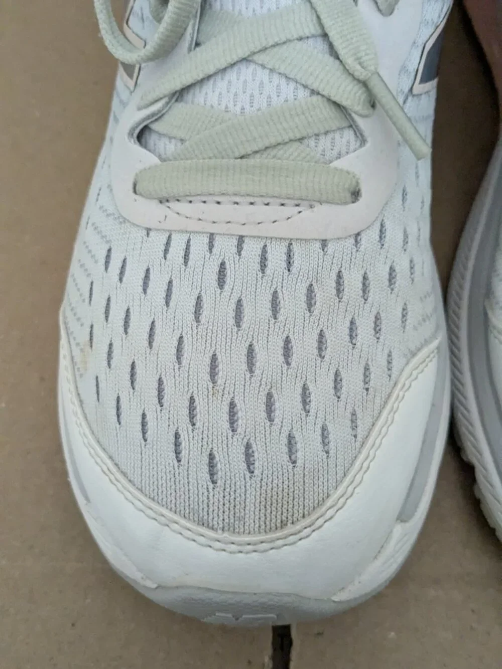 New Balance 847 v4 Walking Shoes Sneakers Womens Size 10.5 Gray Pink Comfort